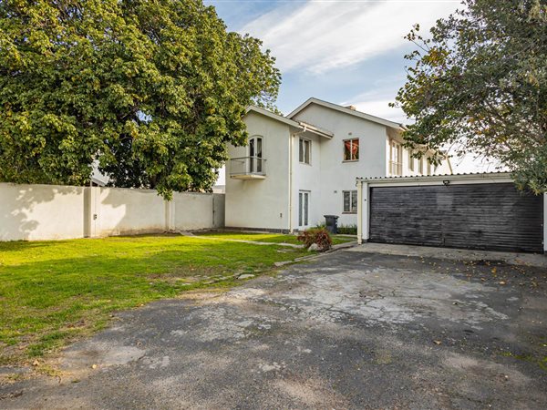 5 Bedroom House 5 Bedroom House