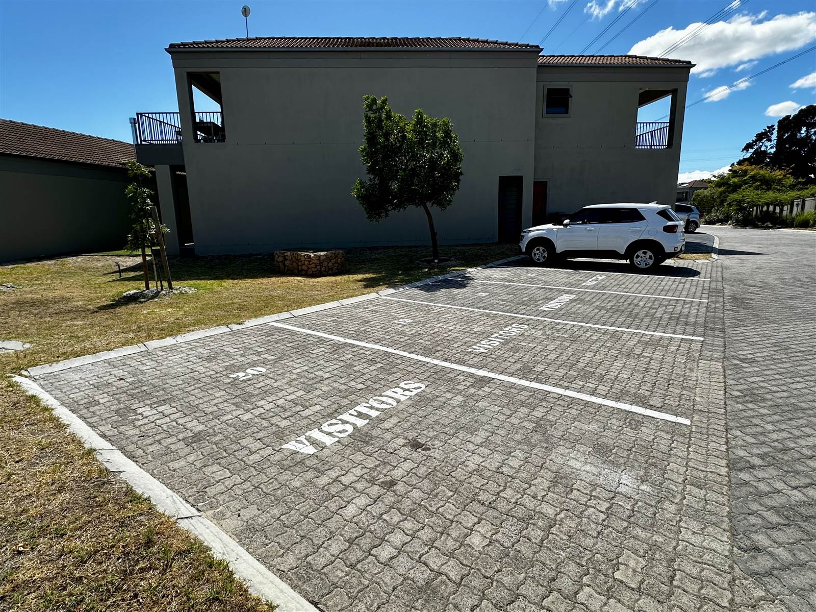 2 Bed Townhouse in Brackenfell Central photo number 24
