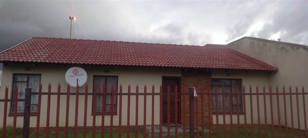4 Bed House in Embalenhle photo number 19