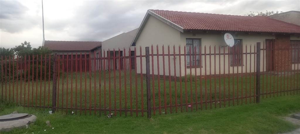 4 Bed House in Embalenhle photo number 17