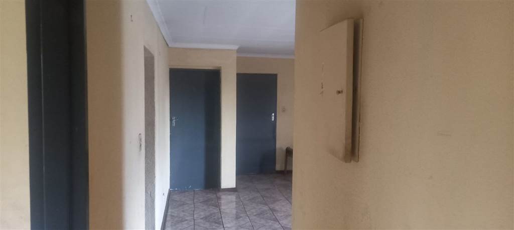 4 Bed House in Embalenhle photo number 4