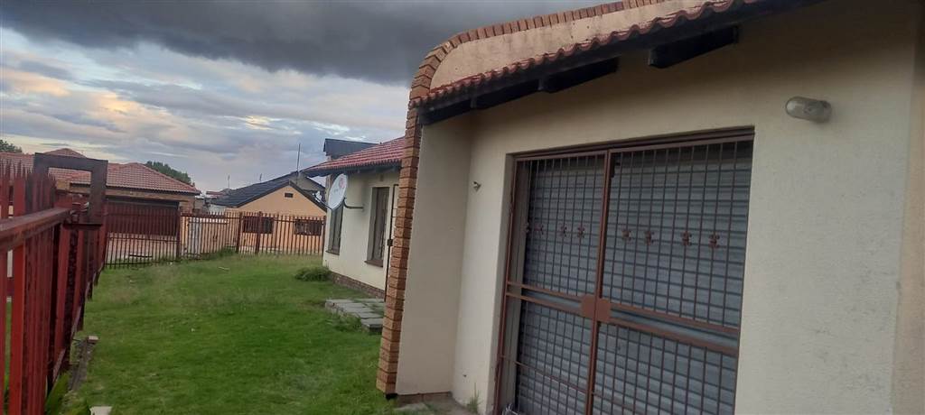 4 Bed House in Embalenhle photo number 13