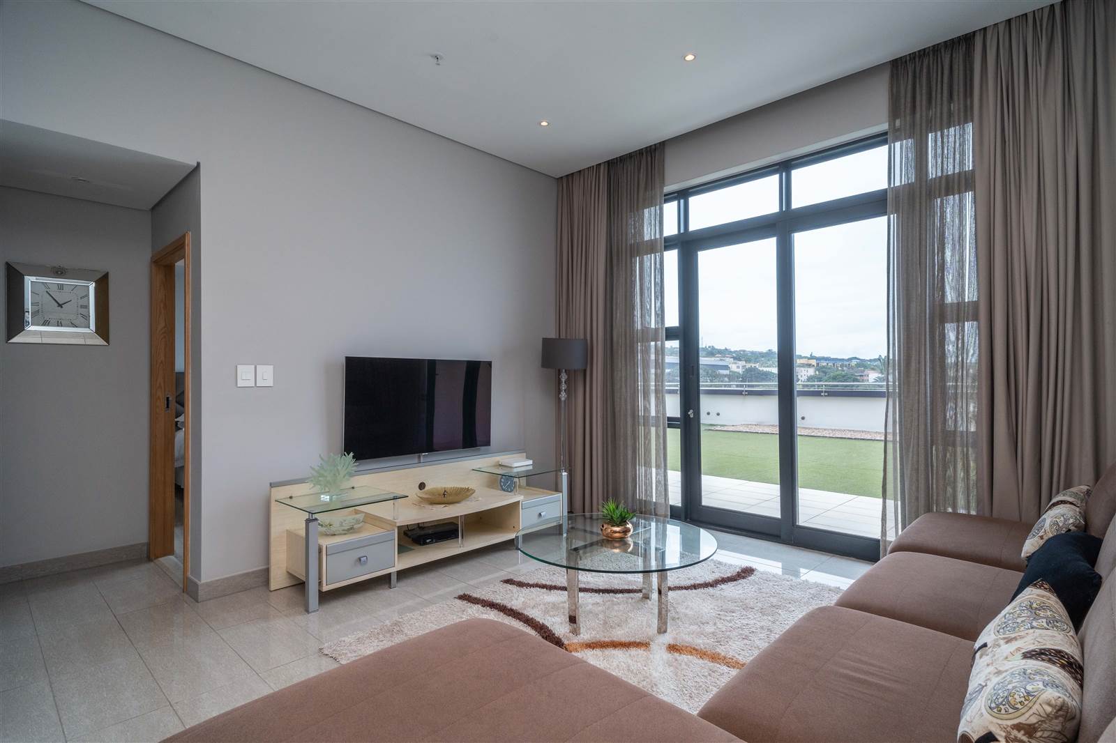 2 Bed Flat in Umhlanga Rocks photo number 9