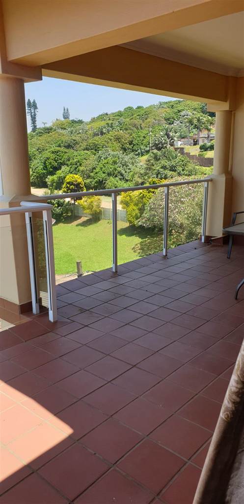 3 Bed Apartment in Illovo Beach photo number 26