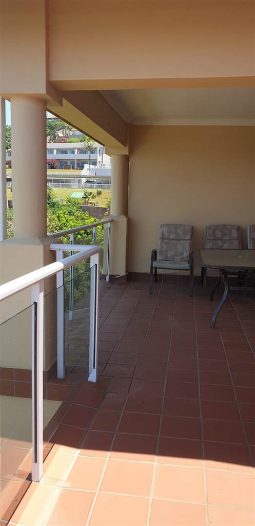 3 Bed Apartment in Illovo Beach photo number 28