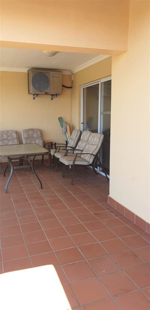 3 Bed Apartment in Illovo Beach photo number 27