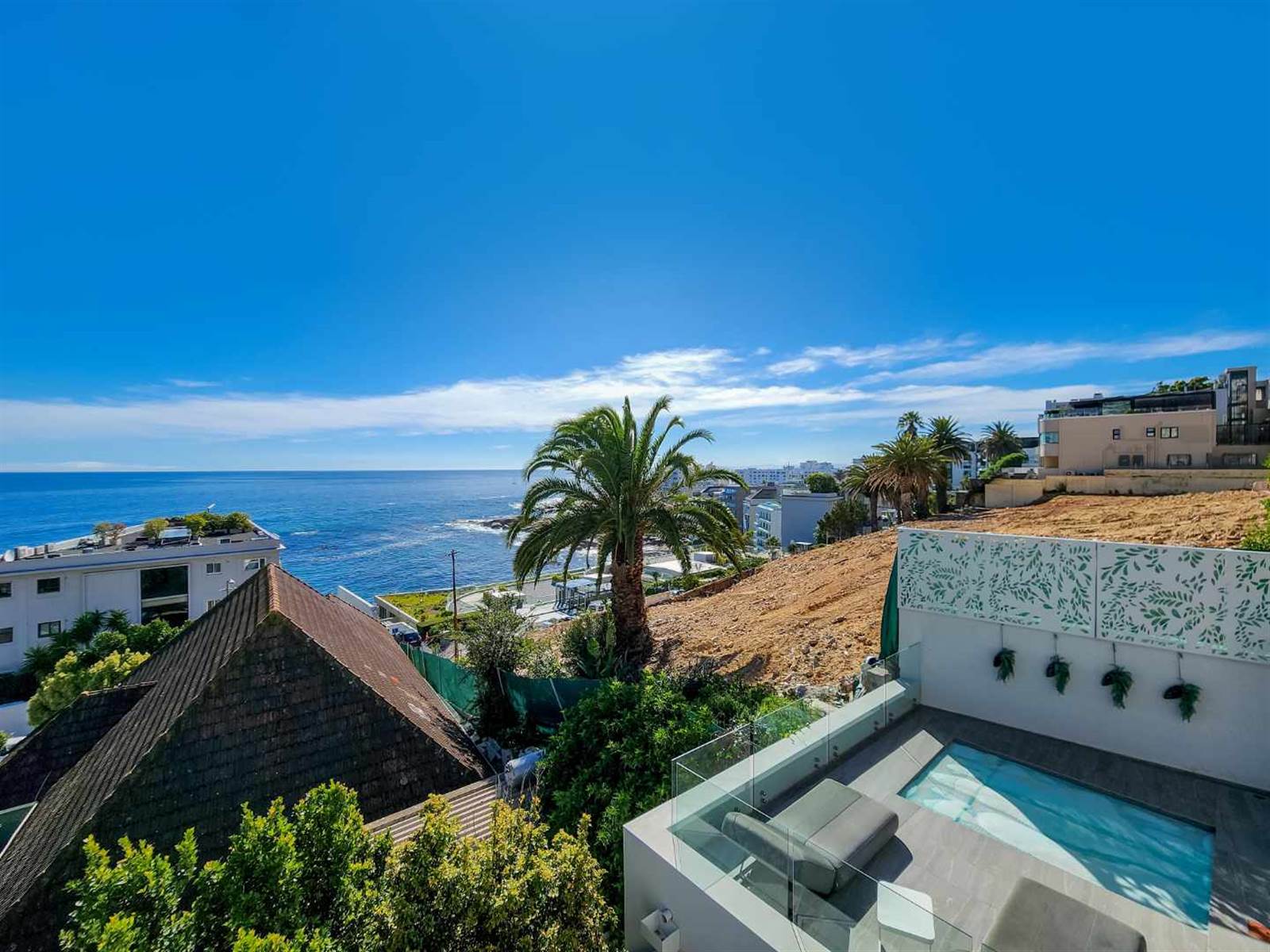 4 Bed Apartment in Bantry Bay photo number 18