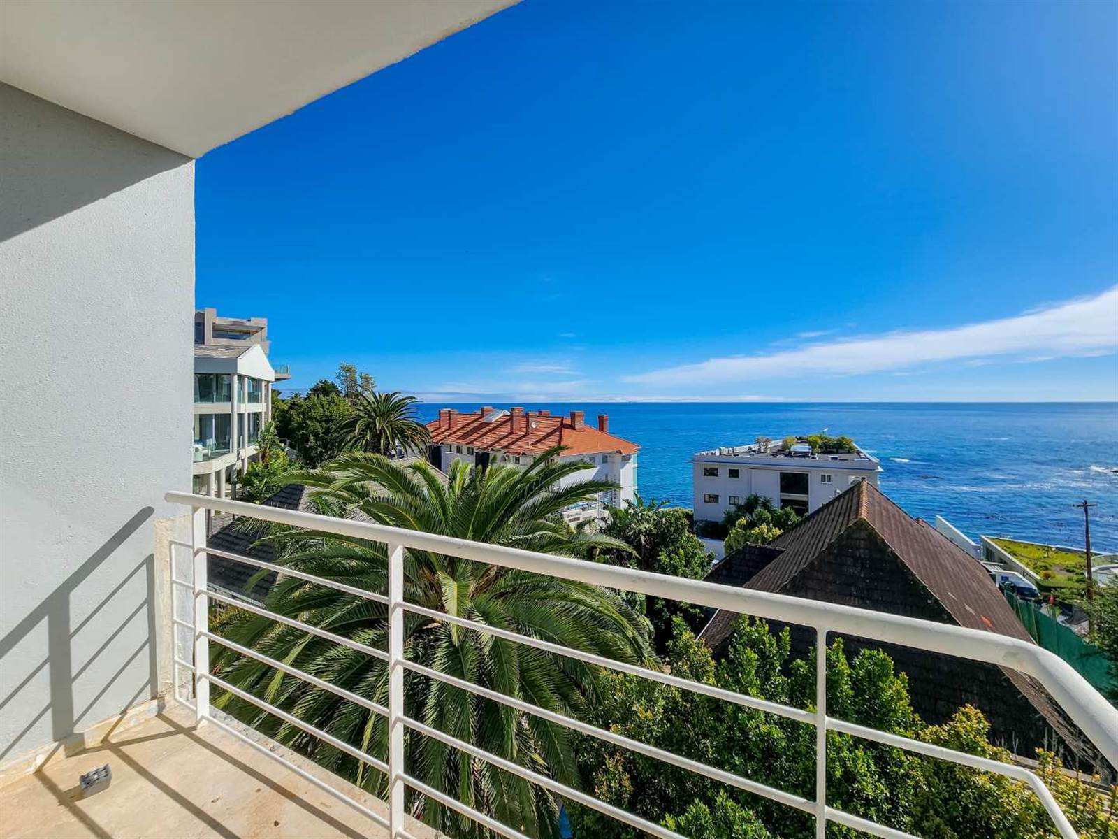 4 Bed Apartment in Bantry Bay photo number 16