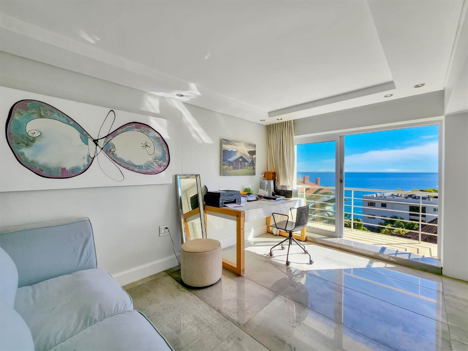 4 Bed Apartment in Bantry Bay photo number 15