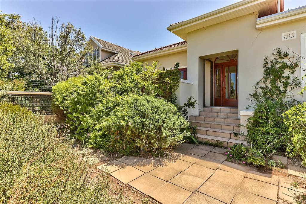 4 Bed House in Wynberg Upper photo number 3