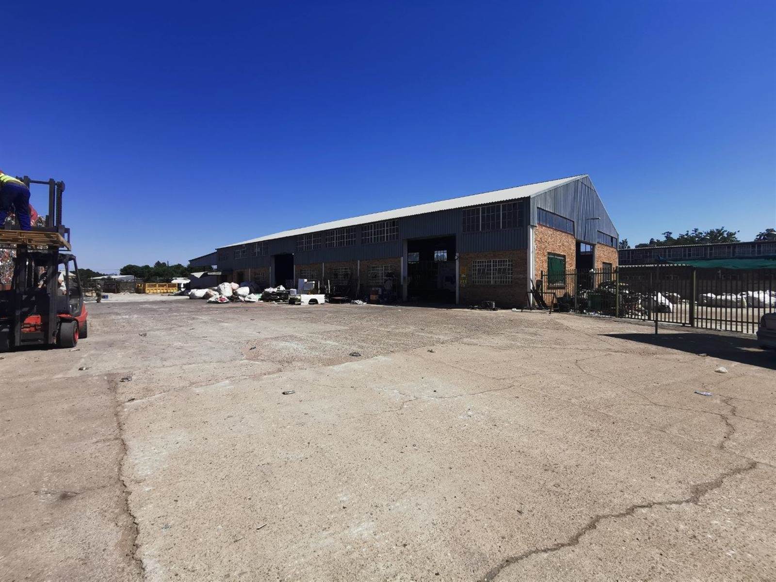 6850  m² Commercial space in Stilfontein photo number 5