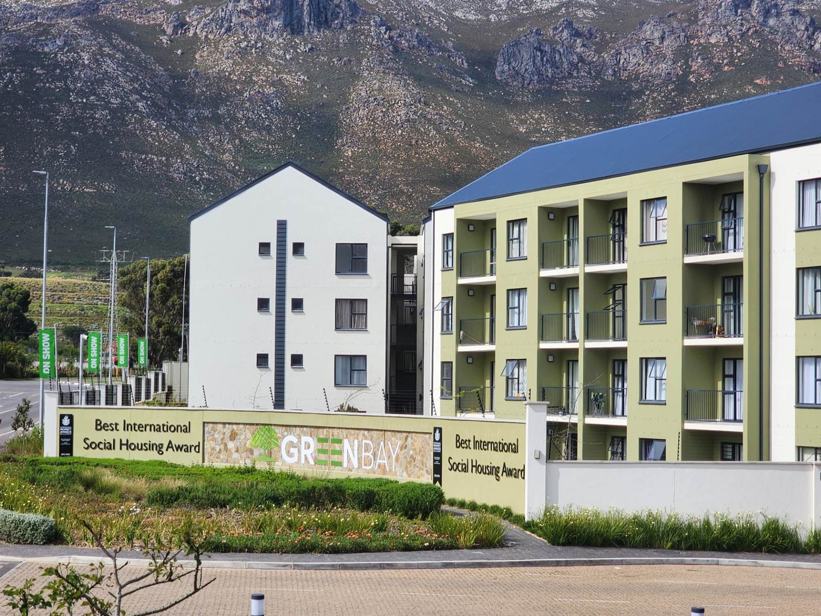 3 Bed Apartment in Gordons Bay Central photo number 1