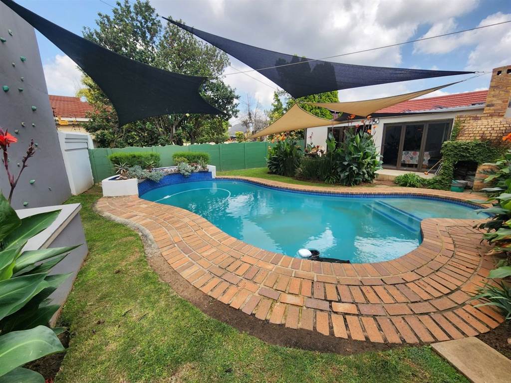 4 Bedroom House