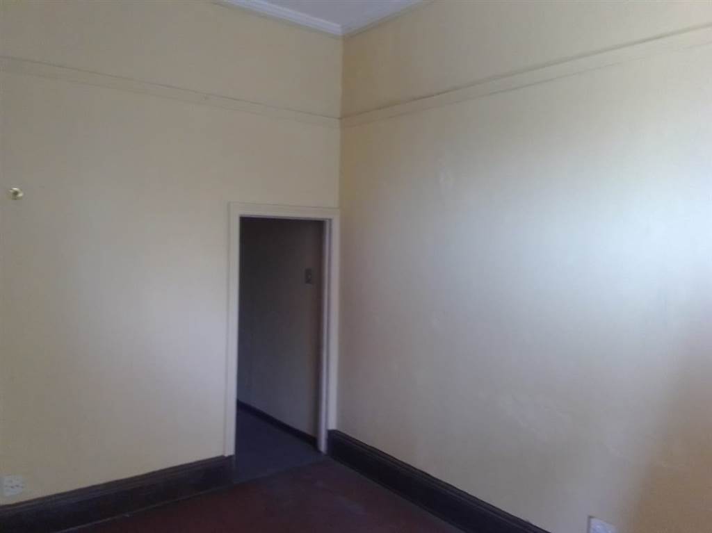 6 Bed House in Pietermaritzburg Central photo number 9