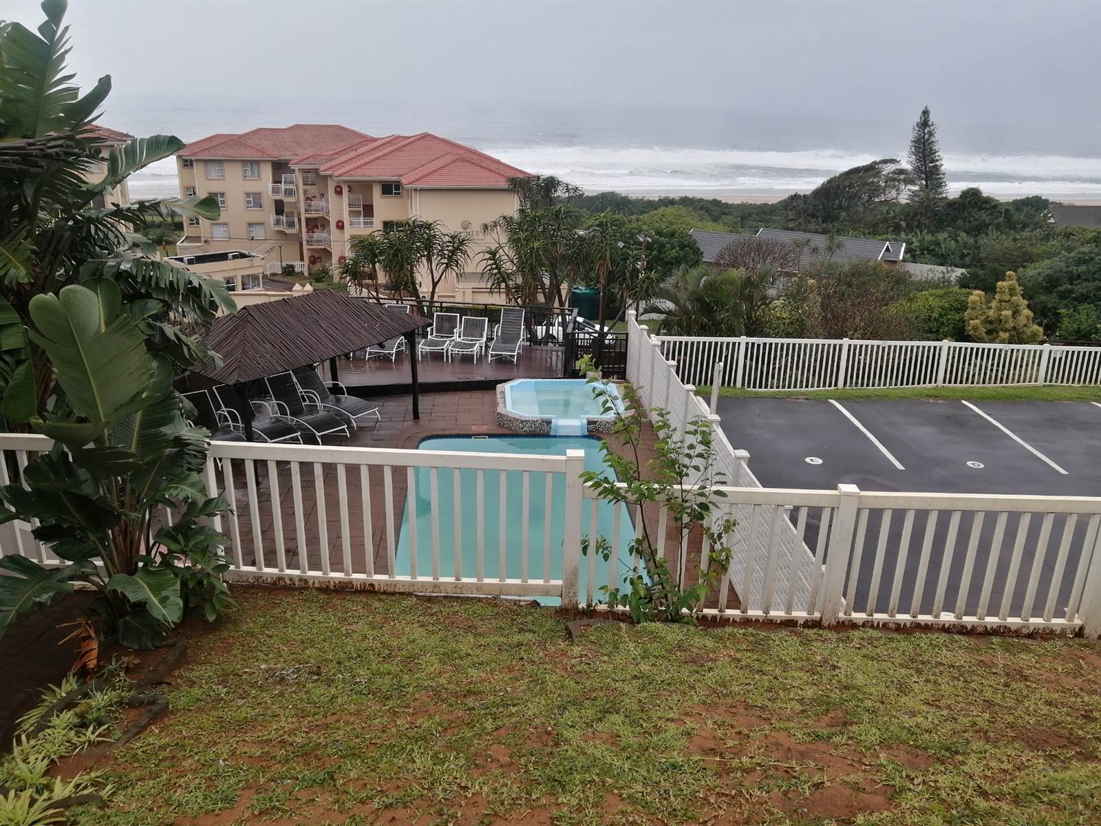 1 Bed Apartment in Illovo Beach photo number 1