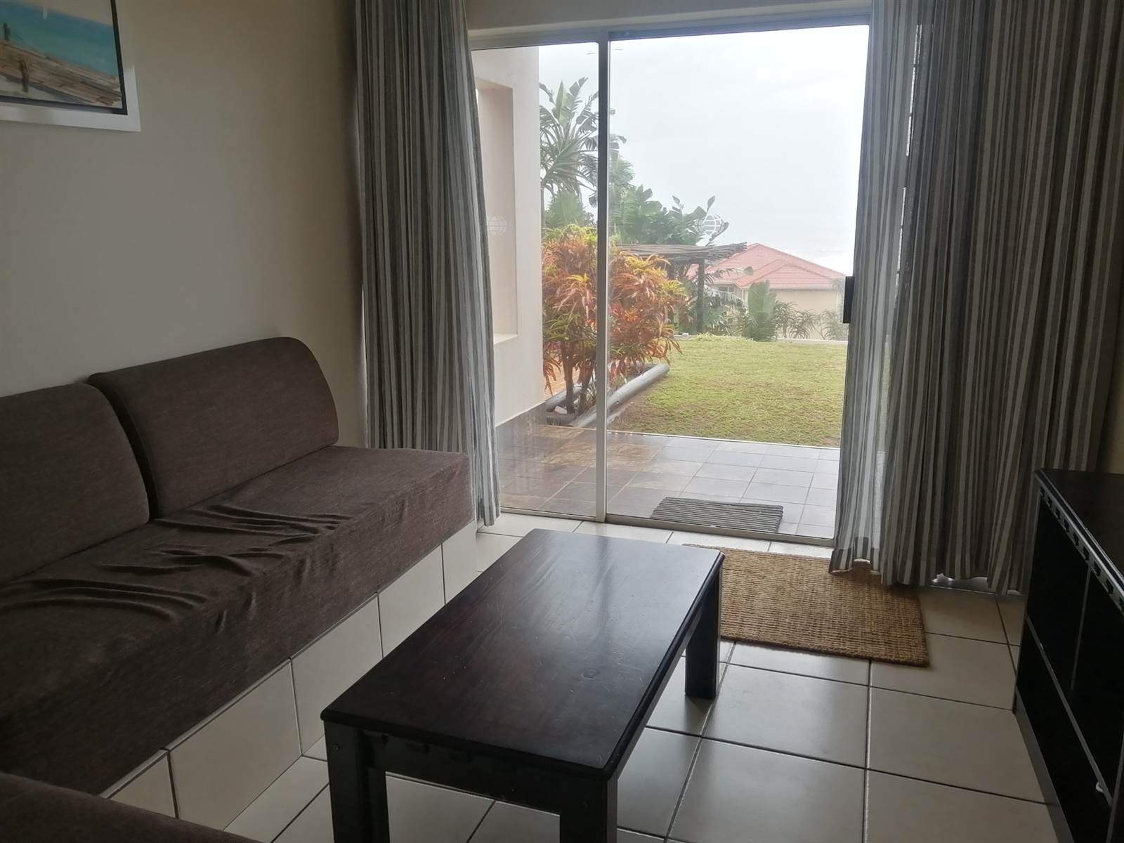 1 Bed Apartment in Illovo Beach photo number 8