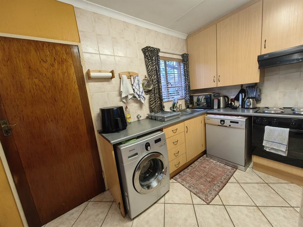 2 Bed Townhouse in Amberfield photo number 12