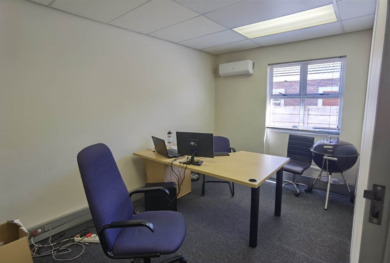 90  m² Office Space in Montague Gardens photo number 8