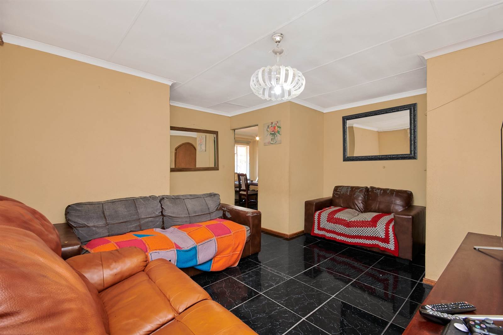 3 Bed House in Protea North photo number 3