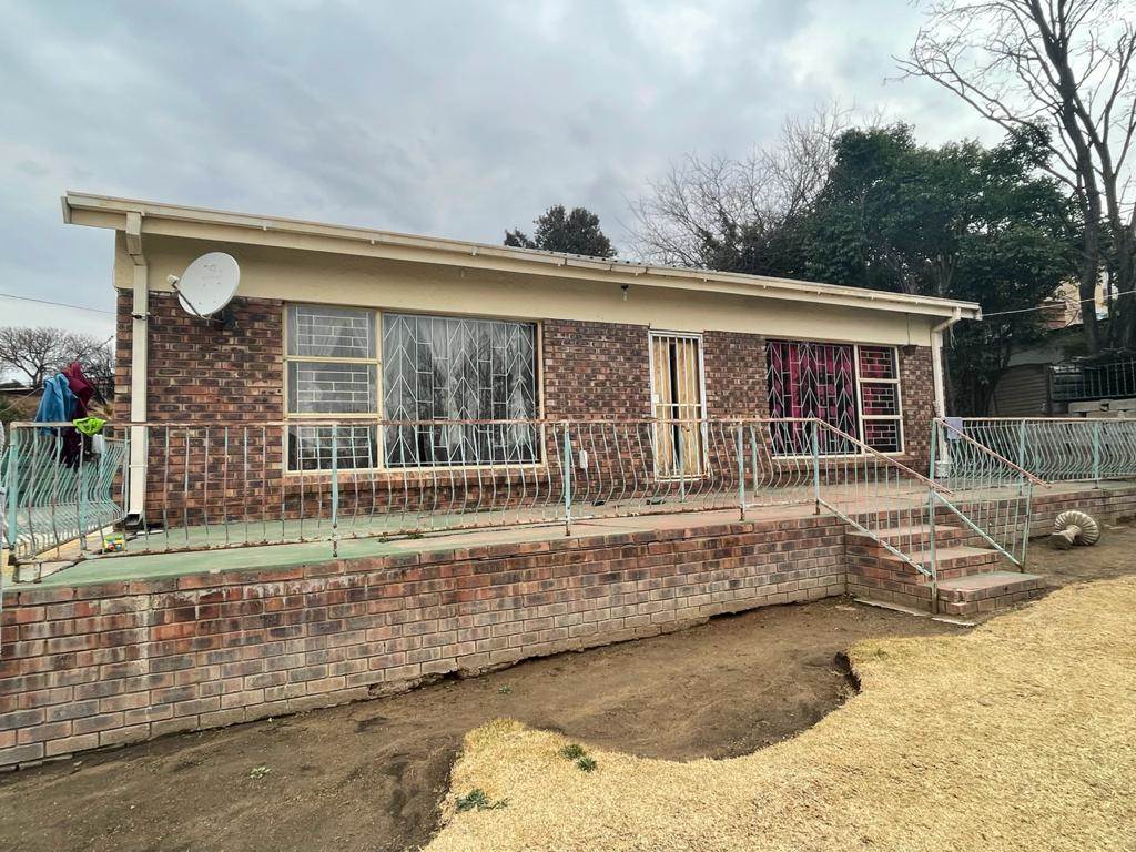4 Bed House in Ficksburg photo number 24