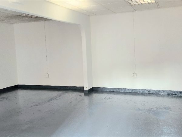 40  m² Commercial space in Windermere