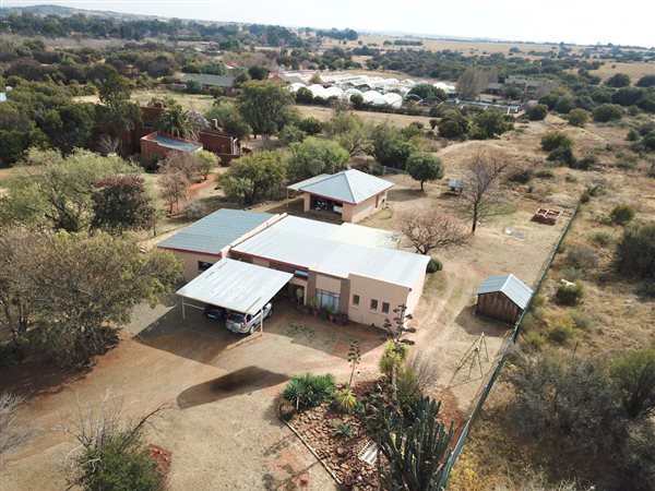 4 Bedroom House 4 Bedroom House