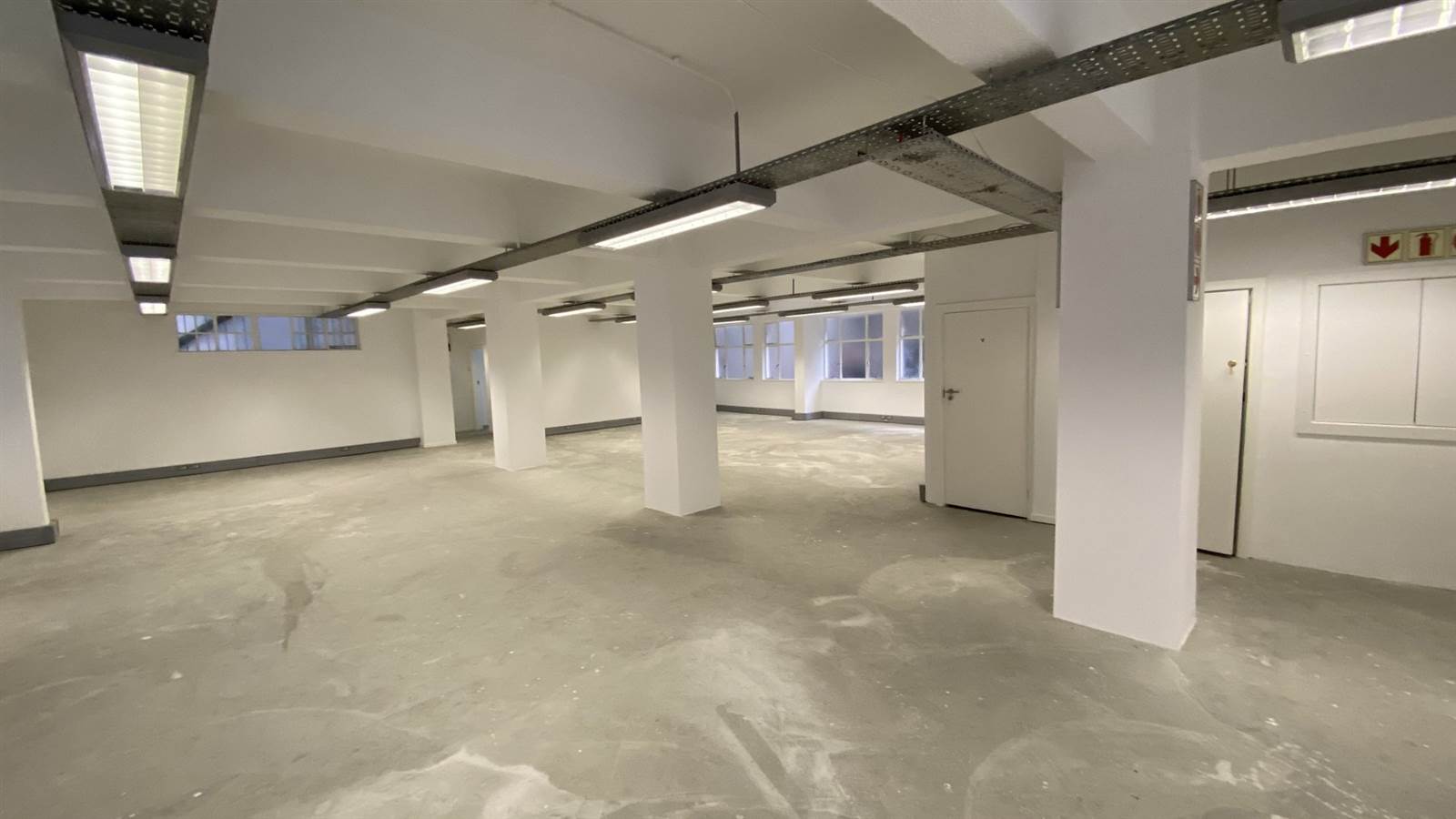 372  m² Commercial space in Cape Town City Centre photo number 2