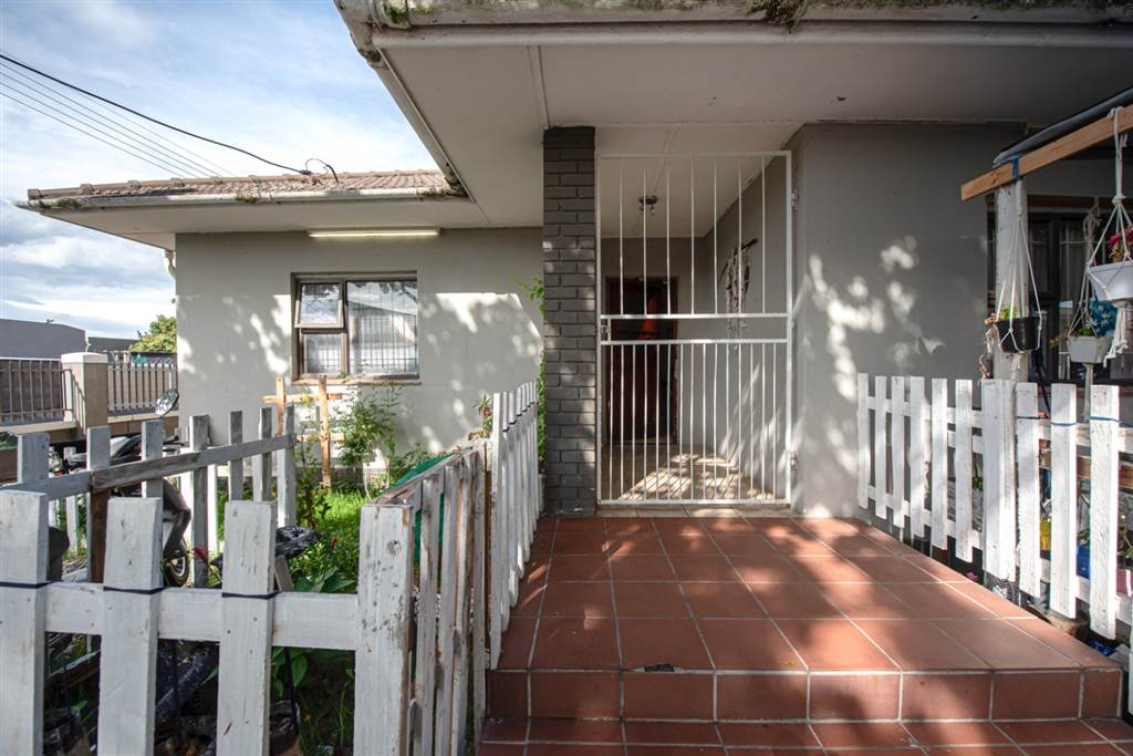 3 Bed House in Parow Valley photo number 9
