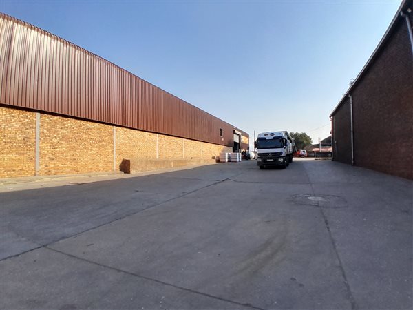 800  m² Industrial space