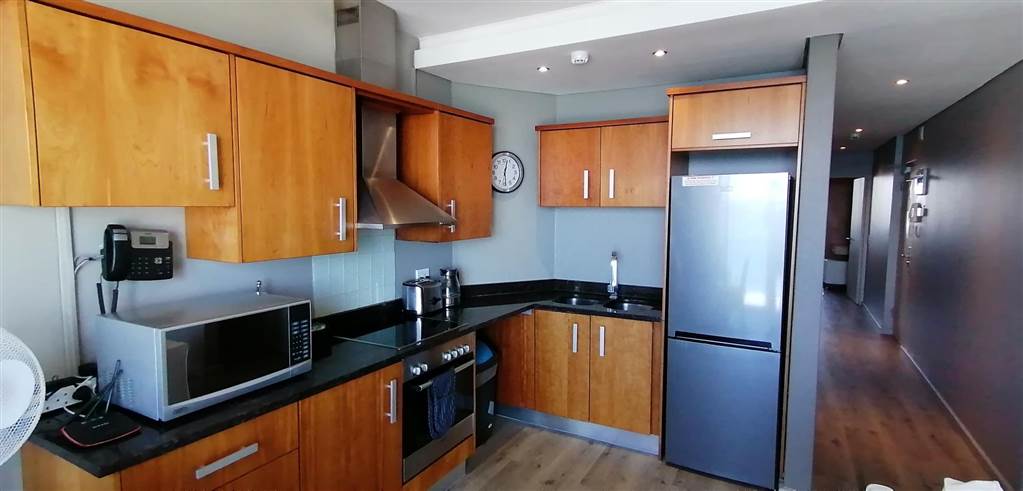 2 Bed Apartment in Bloubergstrand photo number 13