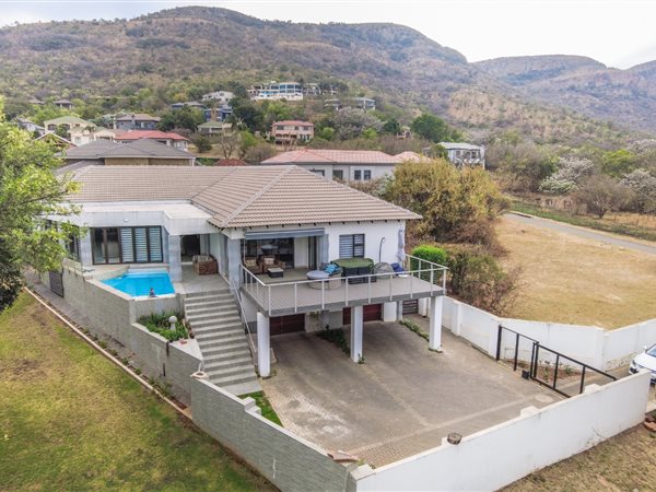 4 Bedroom House 4 Bedroom House