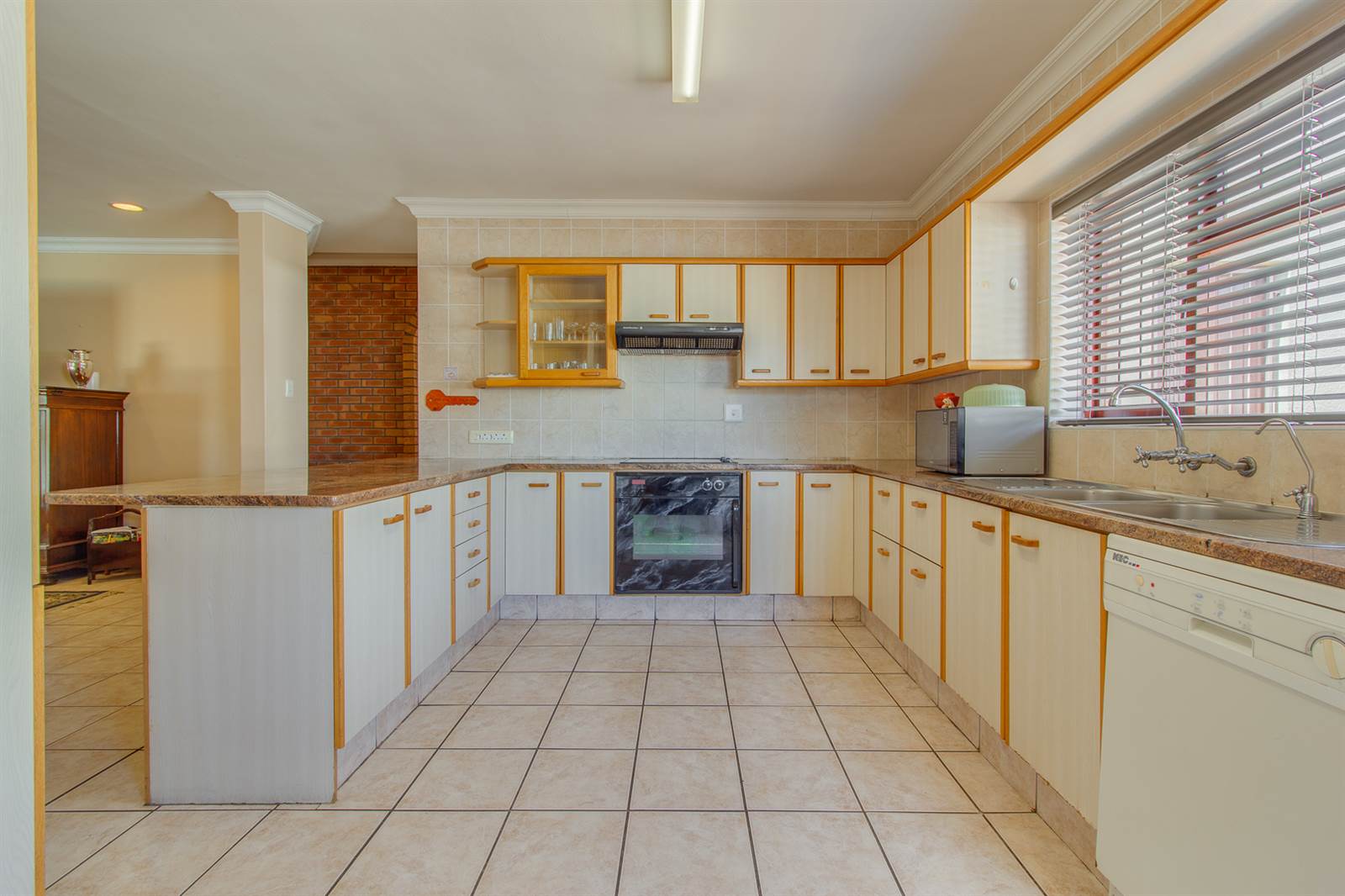 3 Bed House in Protea Heights photo number 6