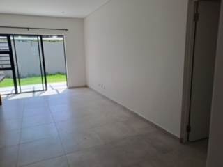 2 Bed Apartment in Orchards photo number 2