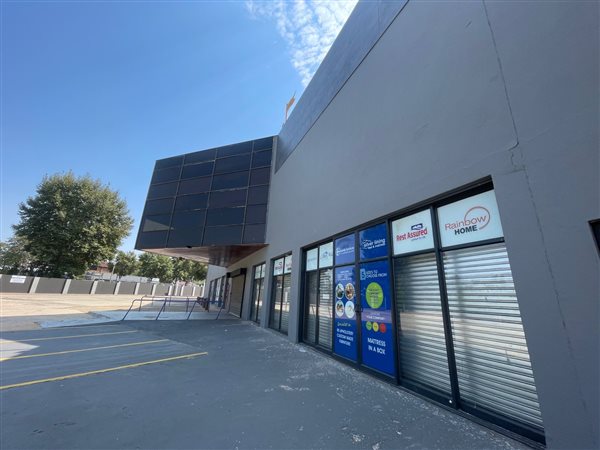 146  m² Commercial space