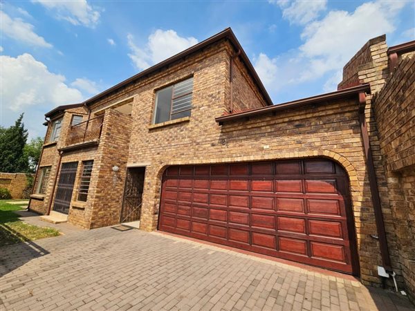 4 Bed Townhouse in North Riding