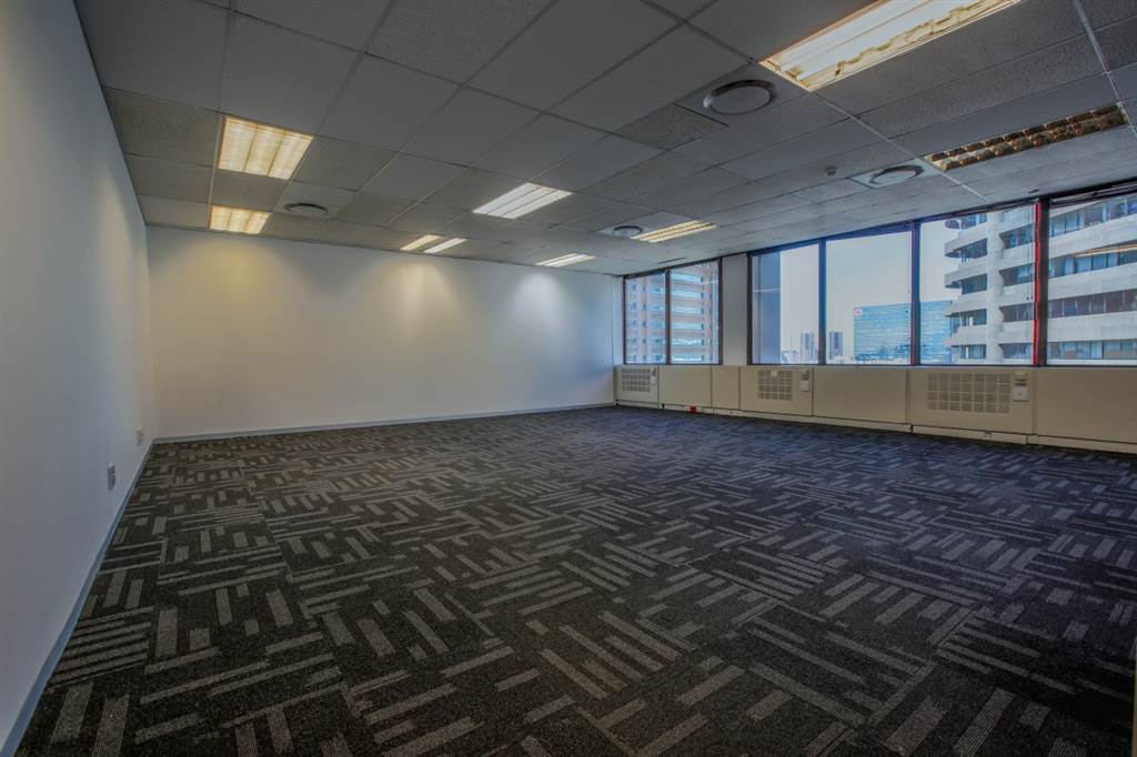 498  m² Office Space in Cape Town City Centre photo number 8