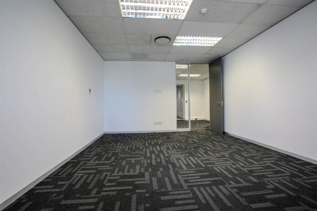 498  m² Office Space in Cape Town City Centre photo number 15