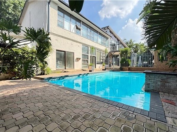 4 Bedroom House 4 Bedroom House