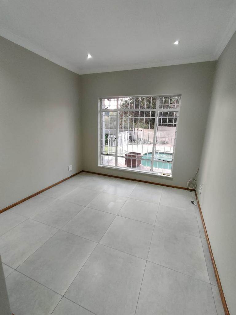 3 Bed House in Woodmead photo number 10