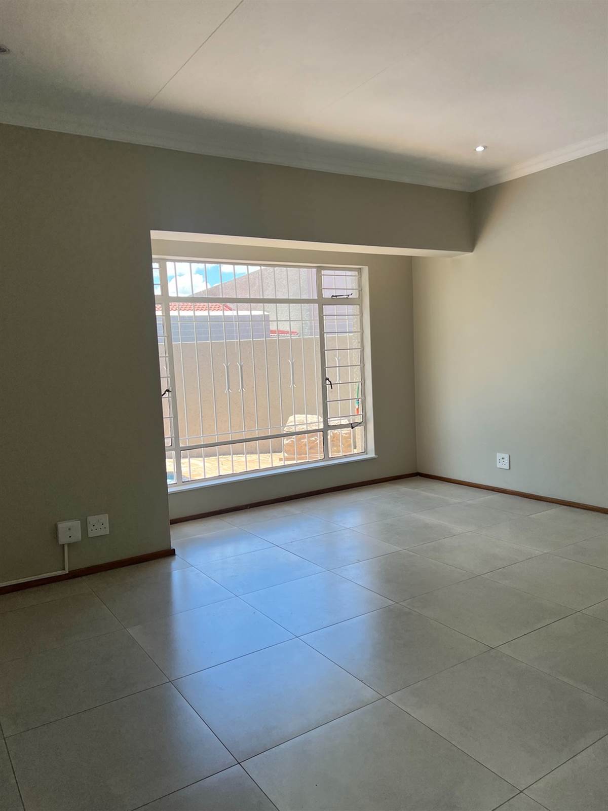 3 Bed House in Woodmead photo number 27