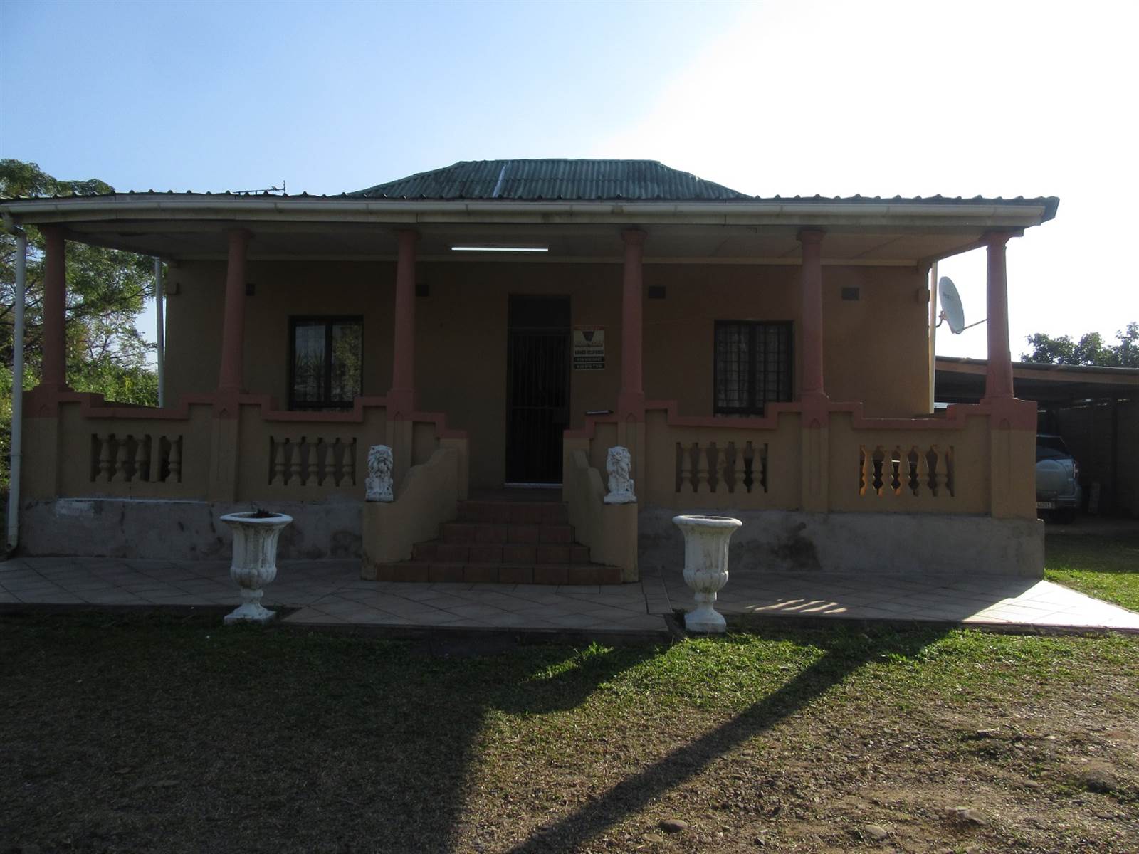 3 Bed House in Umzinto photo number 2
