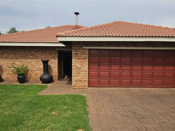 2 Bed House in Meyerton Central