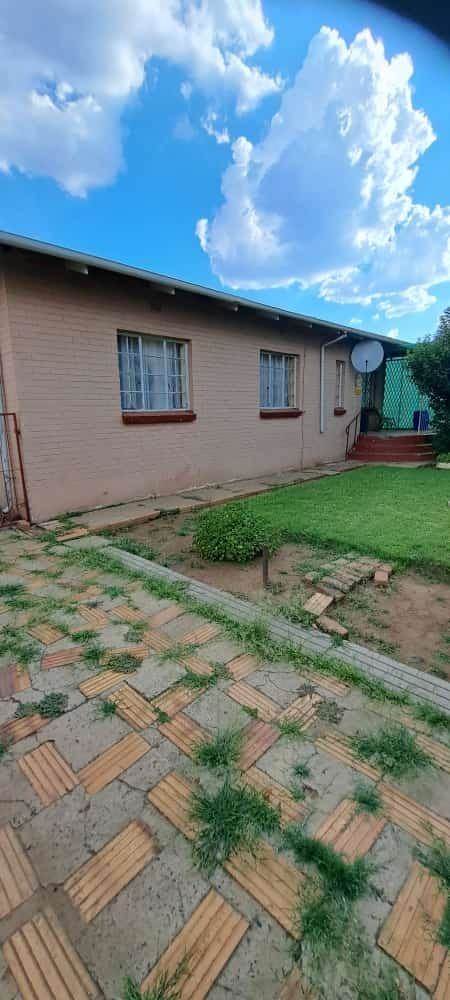 3 Bed House in Leeuhof photo number 1