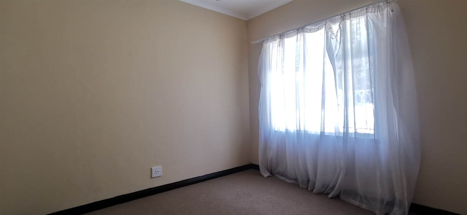 4 Bed House in Rensburg photo number 10