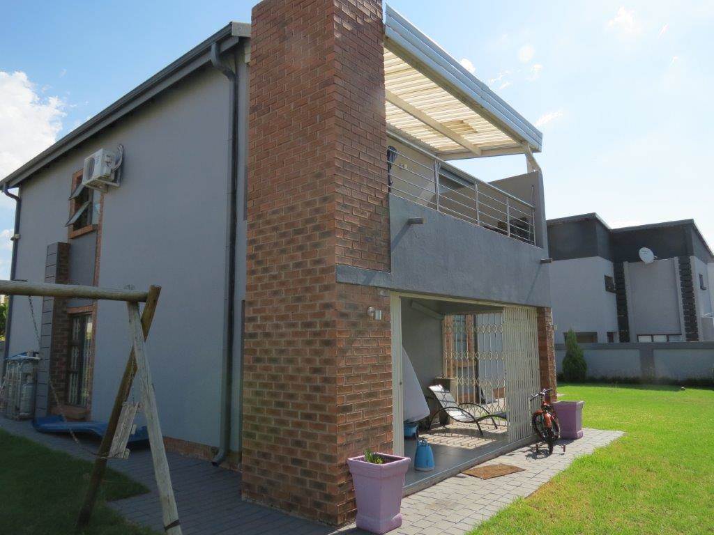 3 Bed House in Derdepoort photo number 17