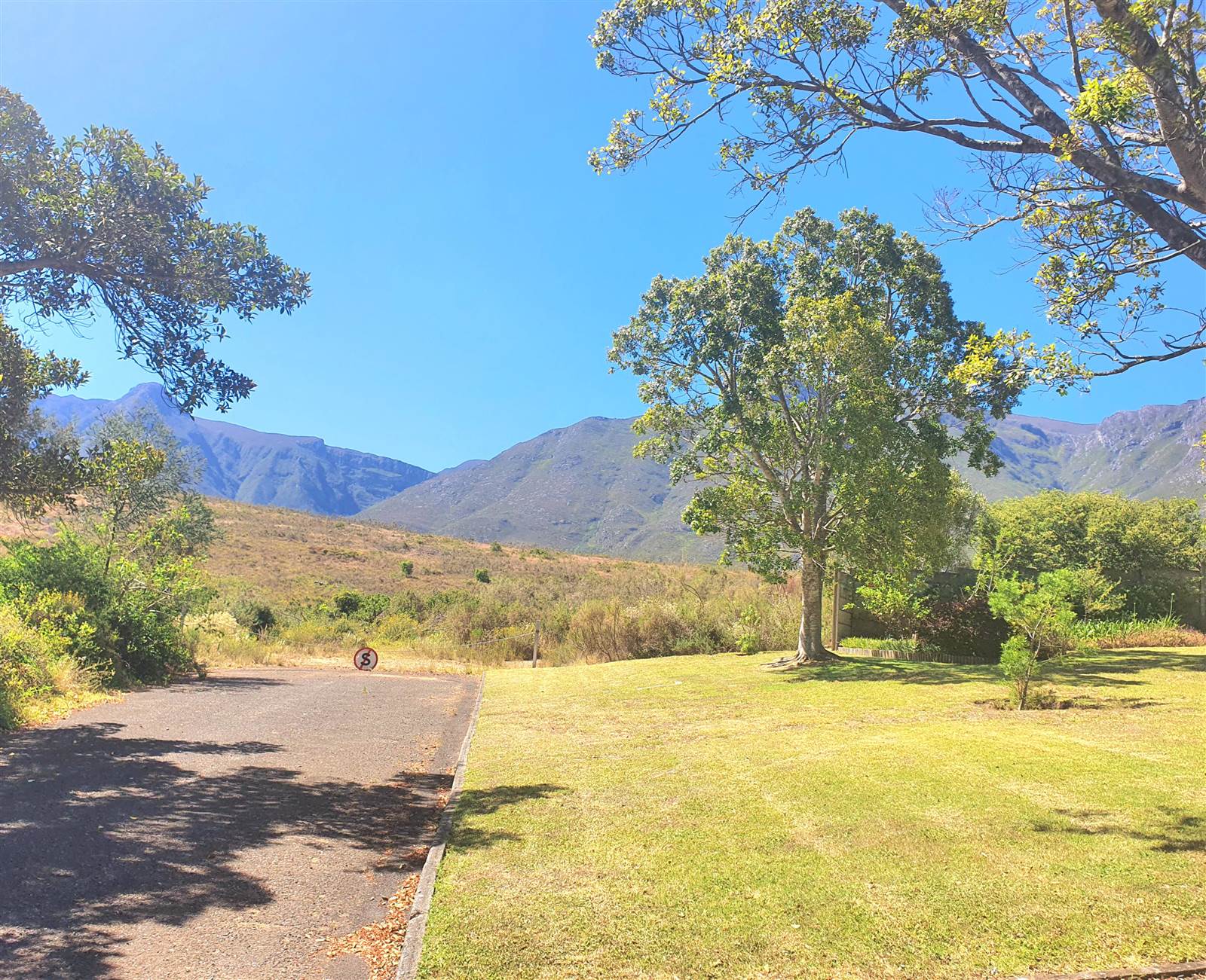 4 Bed House in Swellendam photo number 3