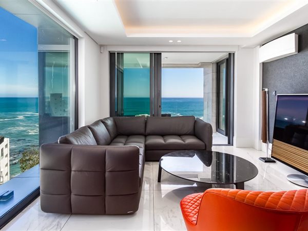 2 Bed Apartment in Bantry Bay