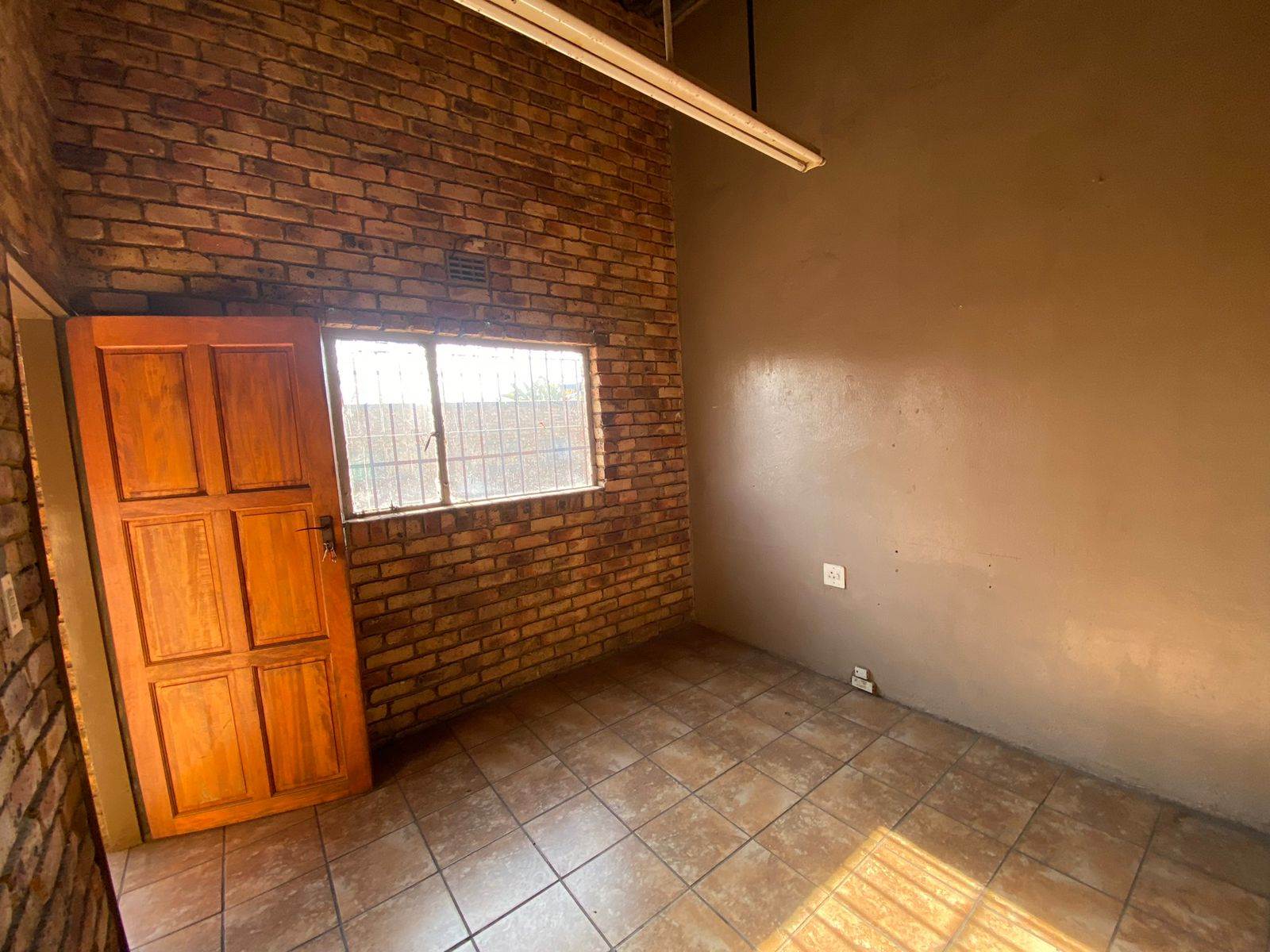 10 Bed House in Witbank Central photo number 16