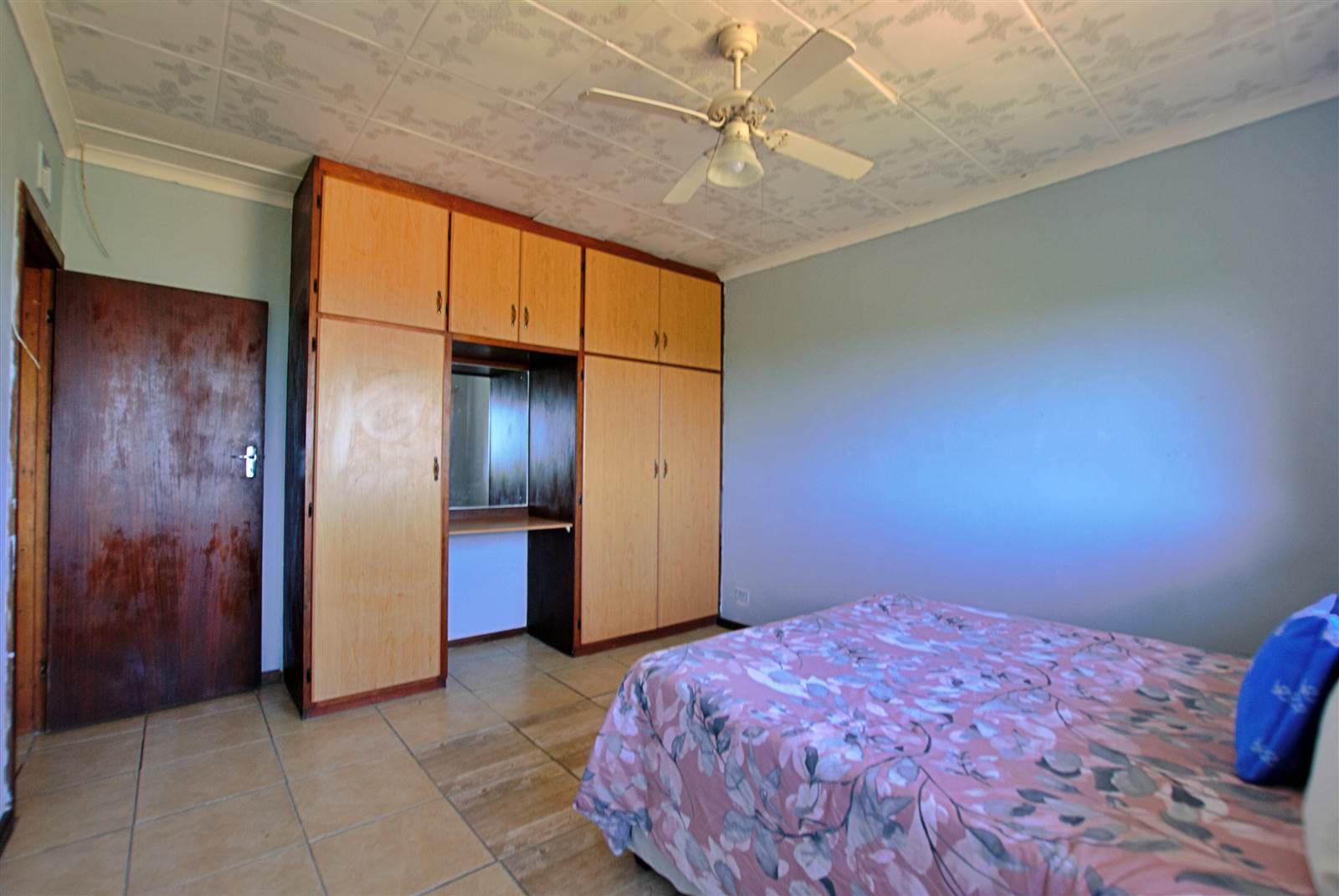2 Bed Townhouse in Umkomaas photo number 11