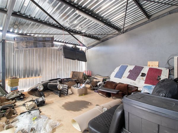 54 242  m² Commercial space